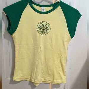 Irish Celtic knot. Short sleeve, yellow and green t.shirt. Small. Ireland.